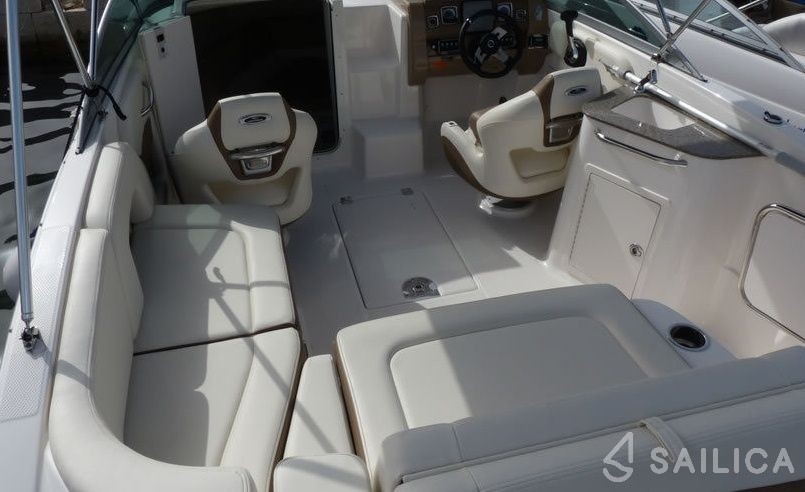 Chaparral 225 - Yacht Charter Sailica