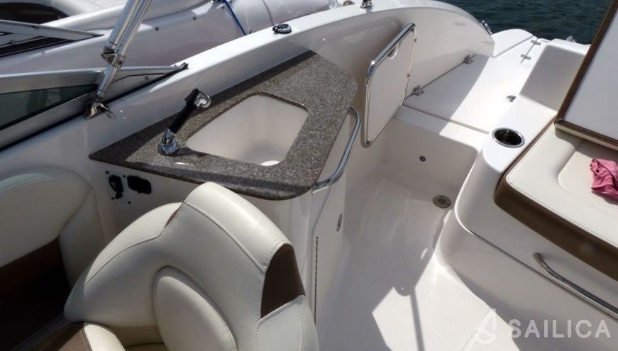 Chaparral 225 - Yacht Charter Sailica