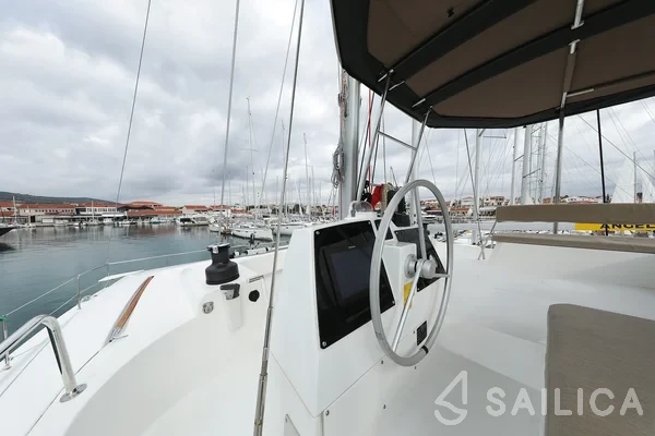Bali 4.6 - Yacht Charter Sailica