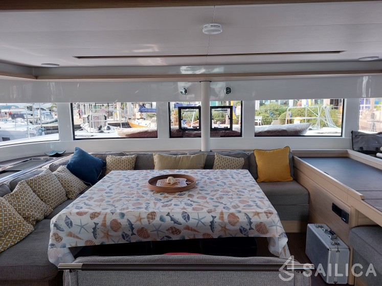 Lagoon 51 - Yacht Charter Sailica