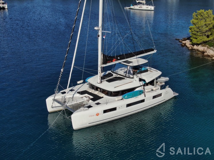 Lagoon 51 - Yacht Charter Sailica