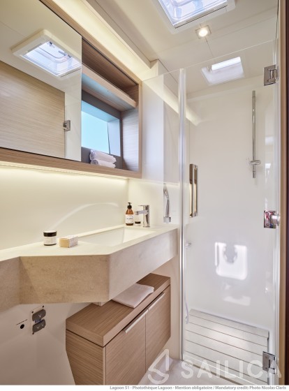 Lagoon 51 - Yacht Charter Sailica