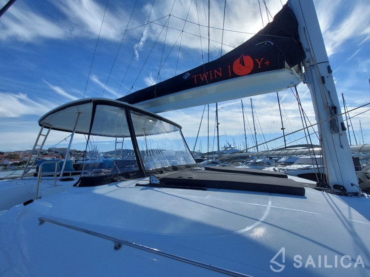 Lagoon 51 - Yacht Charter Sailica