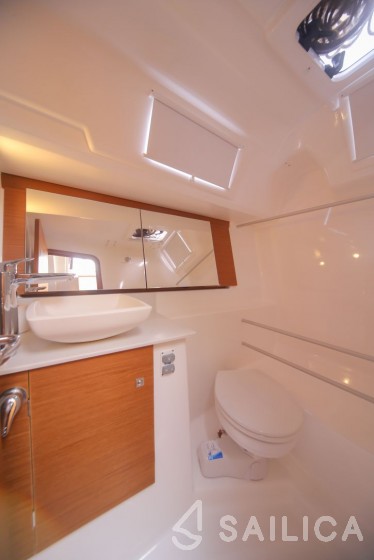 Dufour 310 GL - Yacht Charter Sailica