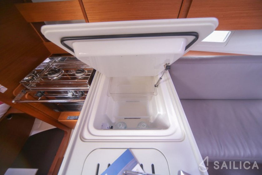 Dufour 310 GL - Yacht Charter Sailica
