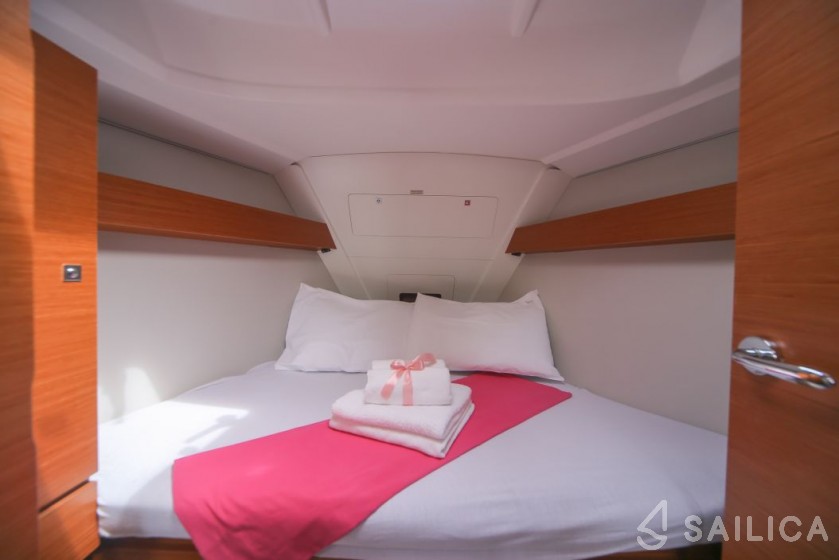 Dufour 310 GL - Yacht Charter Sailica