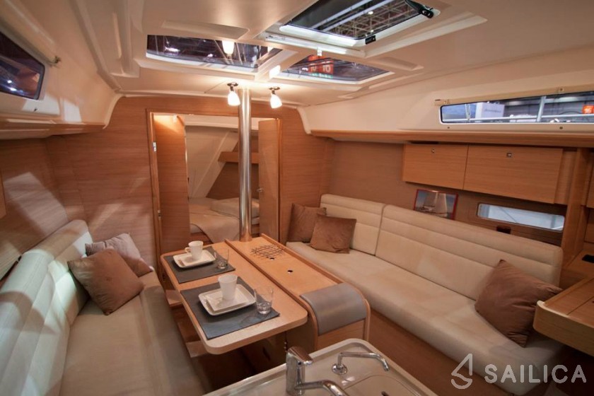 Dufour 310 GL - Yacht Charter Sailica