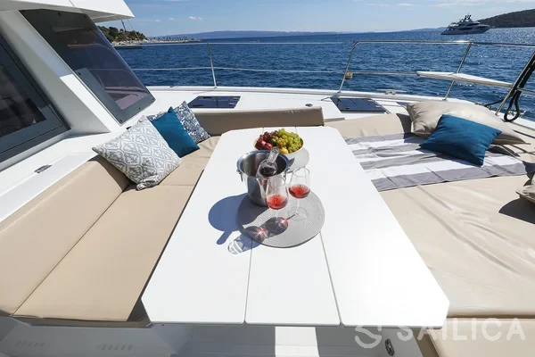 Bali 4.8  - Yacht Charter Sailica
