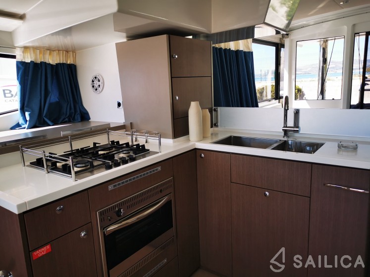 Bali 4.8  - Yacht Charter Sailica