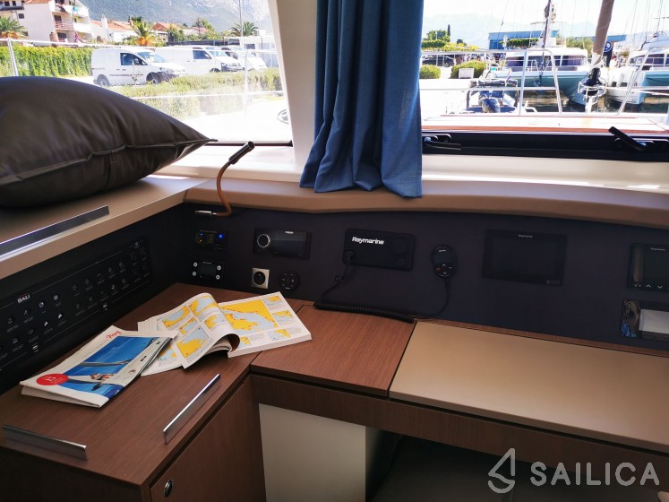 Bali 4.8  - Yacht Charter Sailica