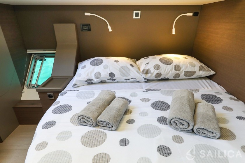 Bali 4.8  - Yacht Charter Sailica