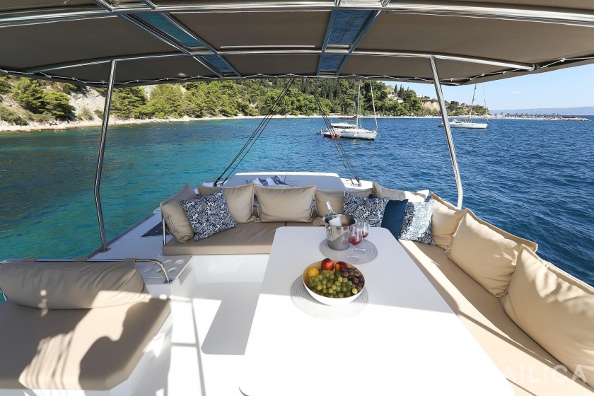 Bali 4.8  - Yacht Charter Sailica