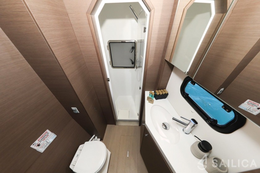 Bali 4.8  - Yacht Charter Sailica