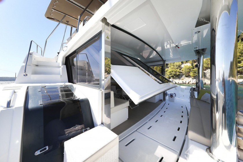 Bali 4.8  - Yacht Charter Sailica