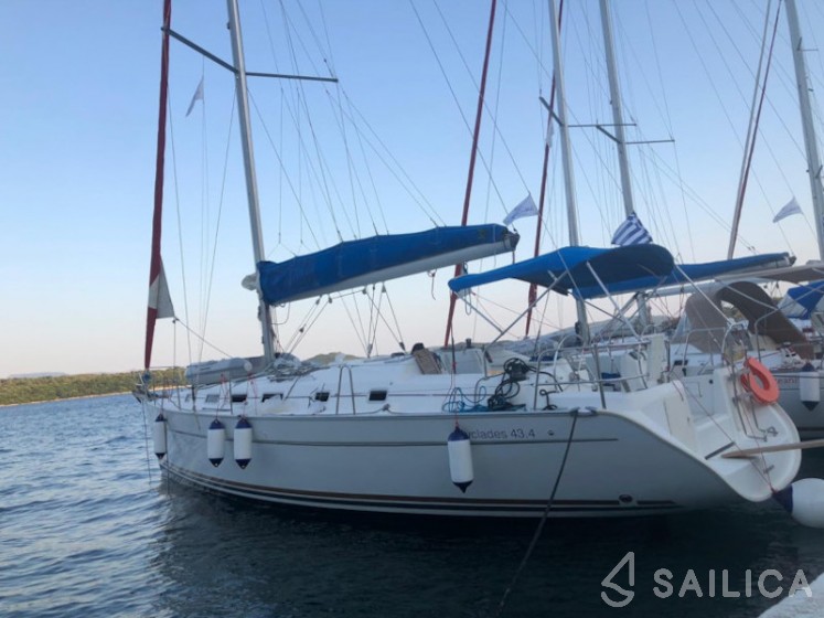 Cyclades 43.4 - Yacht Charter Sailica