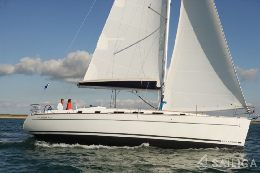 Cyclades 43.4 - Yacht Charter Sailica