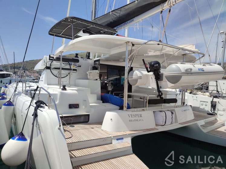 Lagoon 42 - Yacht Charter Sailica
