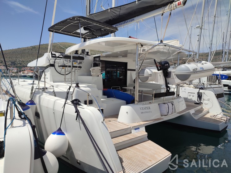 Lagoon 42 - Yacht Charter Sailica