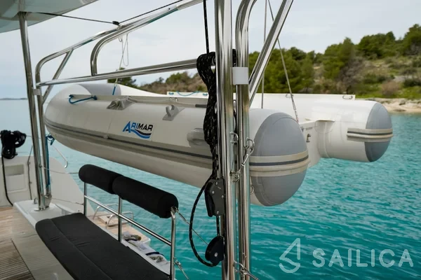 Lagoon 42 - Yacht Charter Sailica