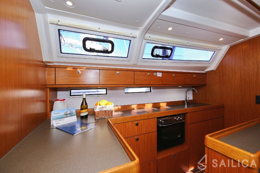 Bavaria 46 Cruiser - Yacht Charter Sailica