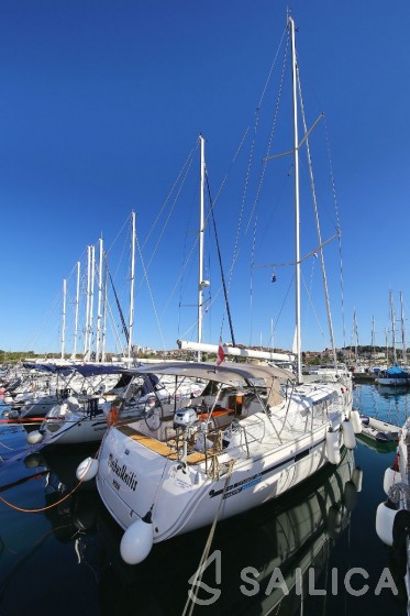 Bavaria 46 Cruiser - Yacht Charter Sailica