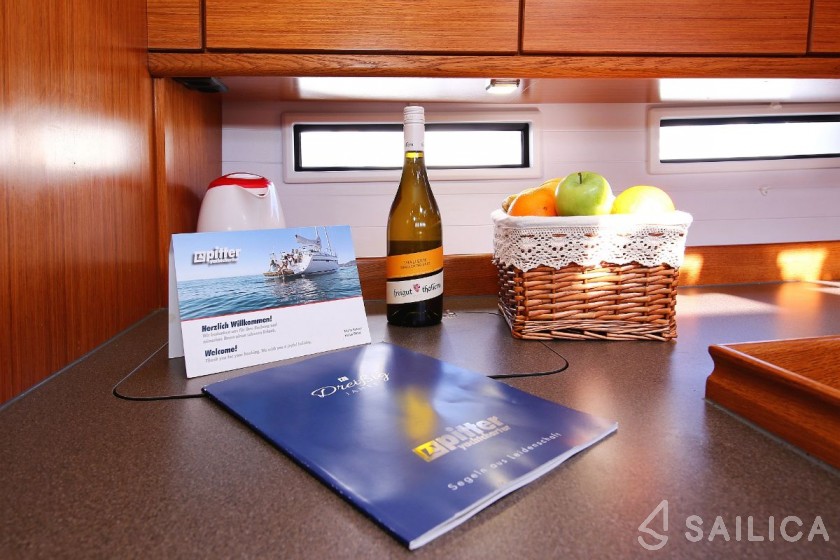 Bavaria 46 Cruiser - Yacht Charter Sailica