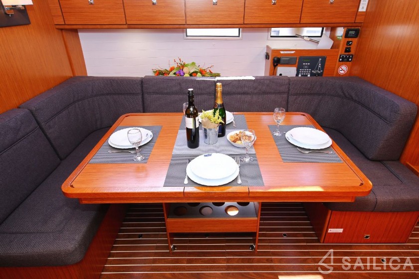 Bavaria 46 Cruiser - Yacht Charter Sailica