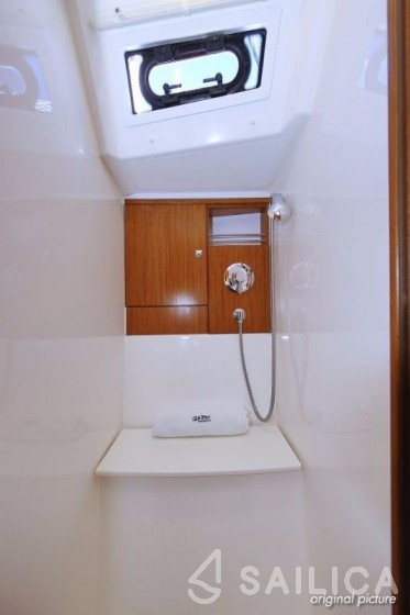 Bavaria 46 Cruiser - Yacht Charter Sailica