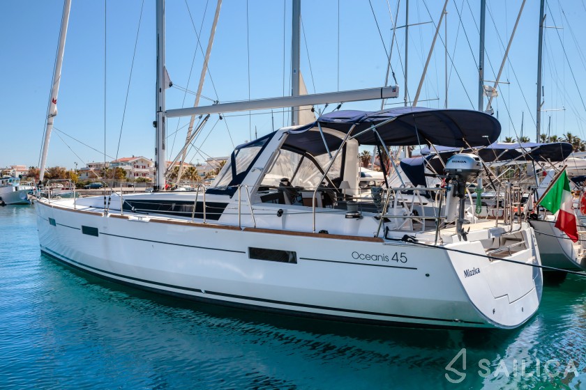 Oceanis 45 - Yacht Charter Sailica