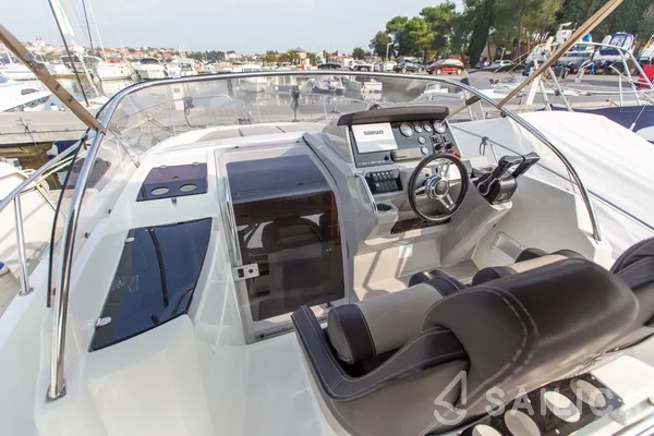 Cap Camarat 9.0 WA - Yacht Charter Sailica