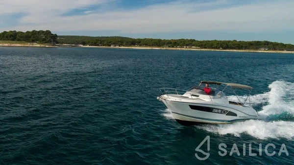 Cap Camarat 9.0 WA - Yacht Charter Sailica
