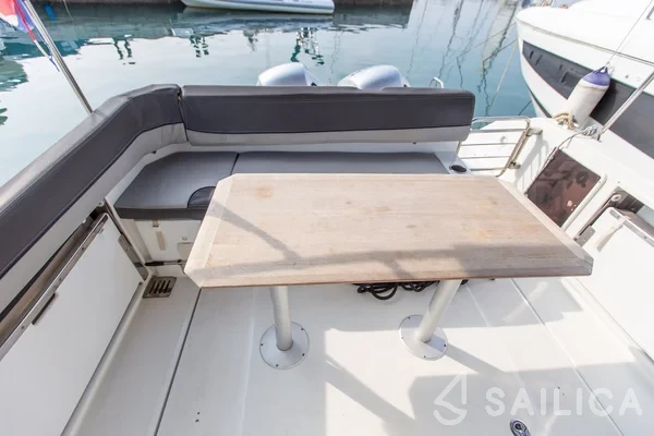 Cap Camarat 9.0 WA - Yacht Charter Sailica