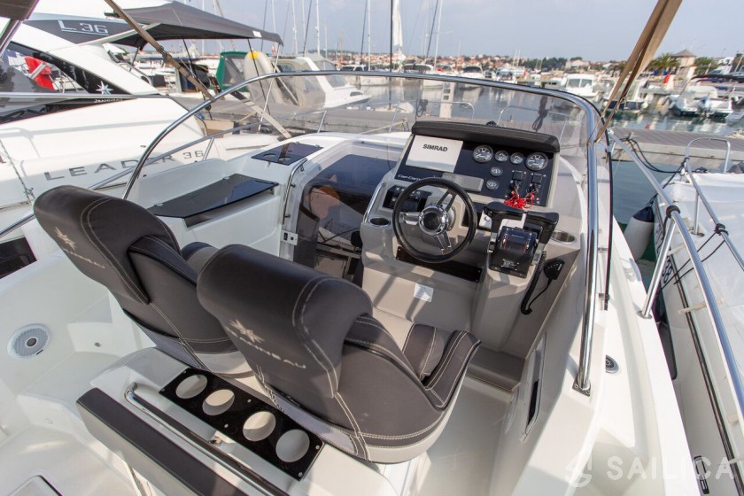 Cap Camarat 9.0 WA - Yacht Charter Sailica