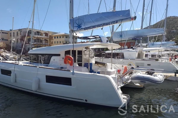 Lagoon 40 - Yacht Charter Sailica