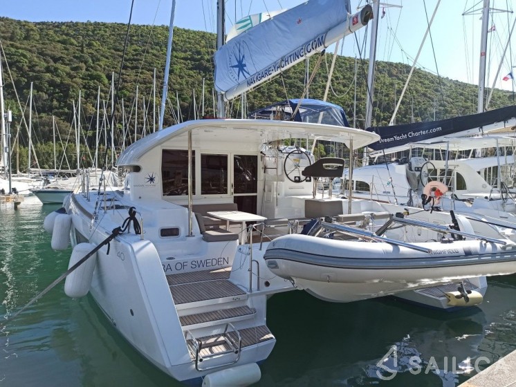Lagoon 40 - Yacht Charter Sailica