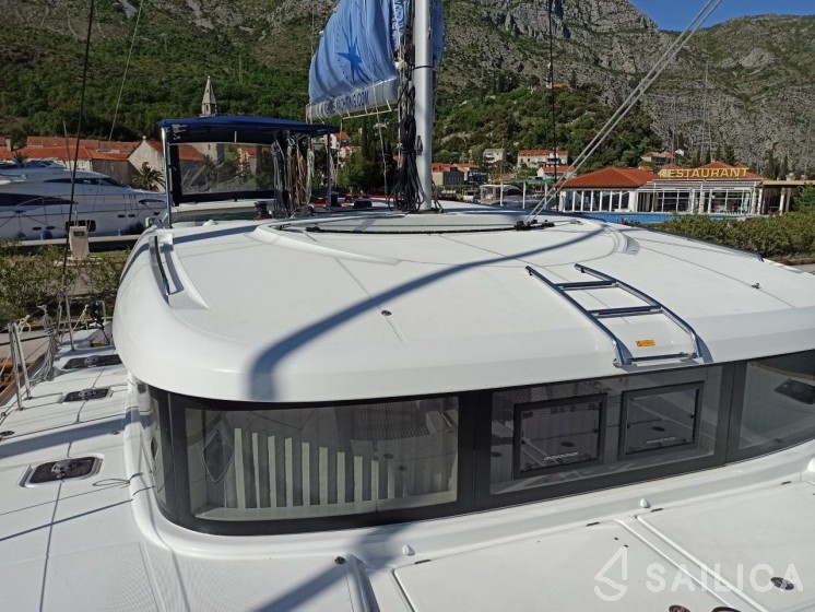 Lagoon 40 - Yacht Charter Sailica