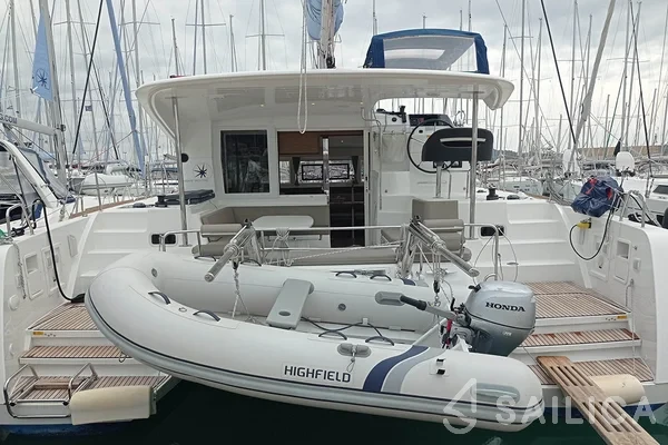 Lagoon 40 - Yacht Charter Sailica