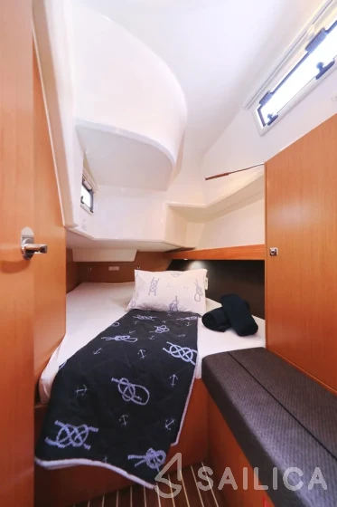 Bavaria 37 Cruiser - Yacht Charter Sailica