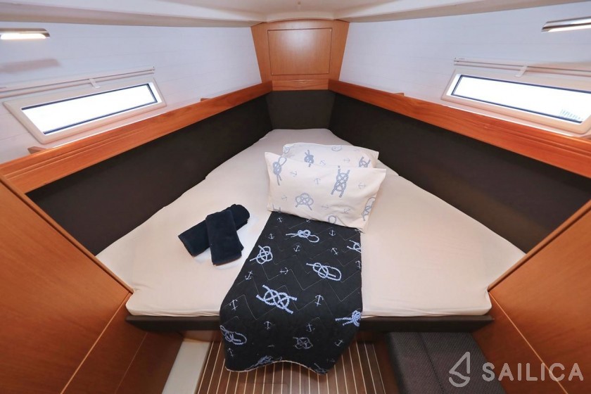 Bavaria 37 Cruiser - Yacht Charter Sailica