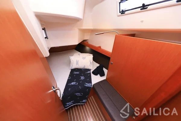 Bavaria 37 Cruiser - Yacht Charter Sailica