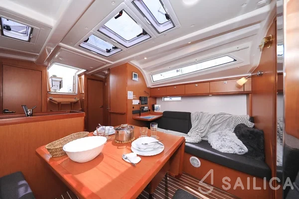 Bavaria 37 Cruiser - Yacht Charter Sailica