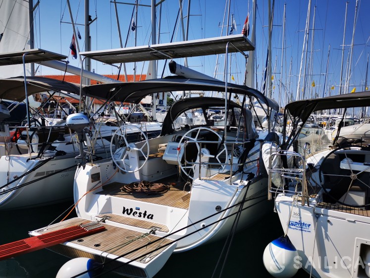 Bavaria 37 Cruiser - Yacht Charter Sailica