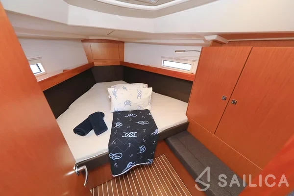 Bavaria 37 Cruiser - Yacht Charter Sailica