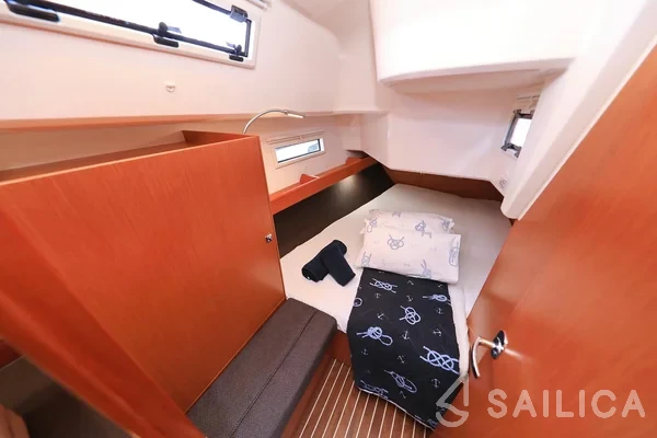 Bavaria 37 Cruiser - Yacht Charter Sailica