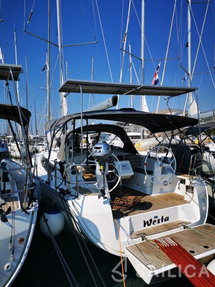 Bavaria 37 Cruiser - Yacht Charter Sailica