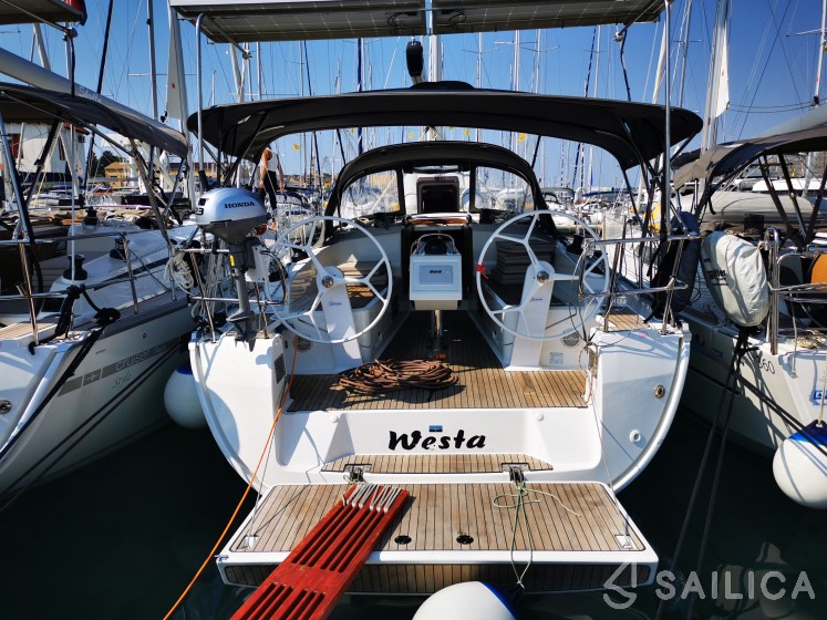 Bavaria 37 Cruiser - Yacht Charter Sailica
