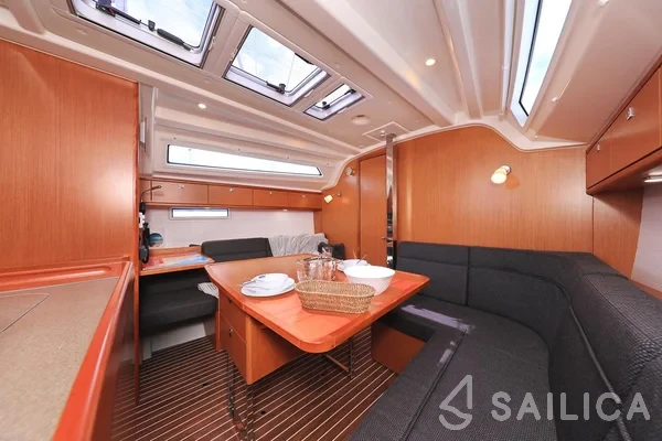 Bavaria 37 Cruiser - Yacht Charter Sailica