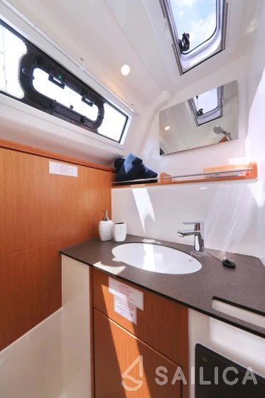 Bavaria 37 Cruiser - Yacht Charter Sailica