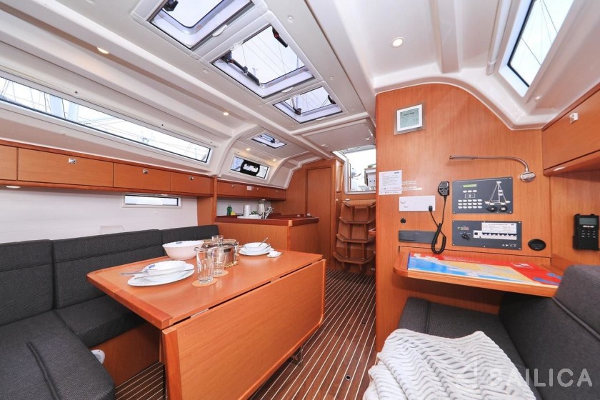 Bavaria 37 Cruiser - Yacht Charter Sailica