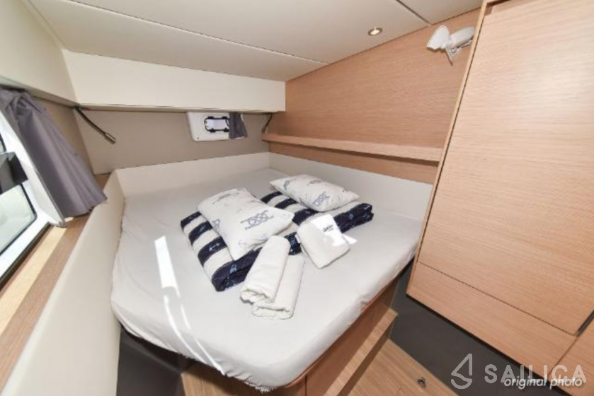 Nautitech 40 open NEW - 4 + 2 cab. - Yacht Charter Sailica